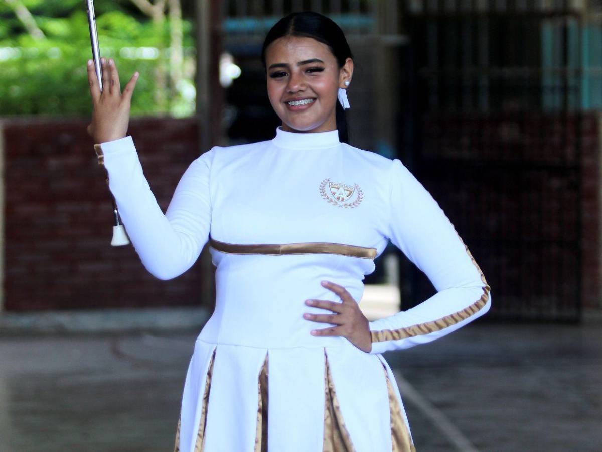Las 12 palillonas del Instituto Jesús Aguilar Paz que engalanarán los desfiles