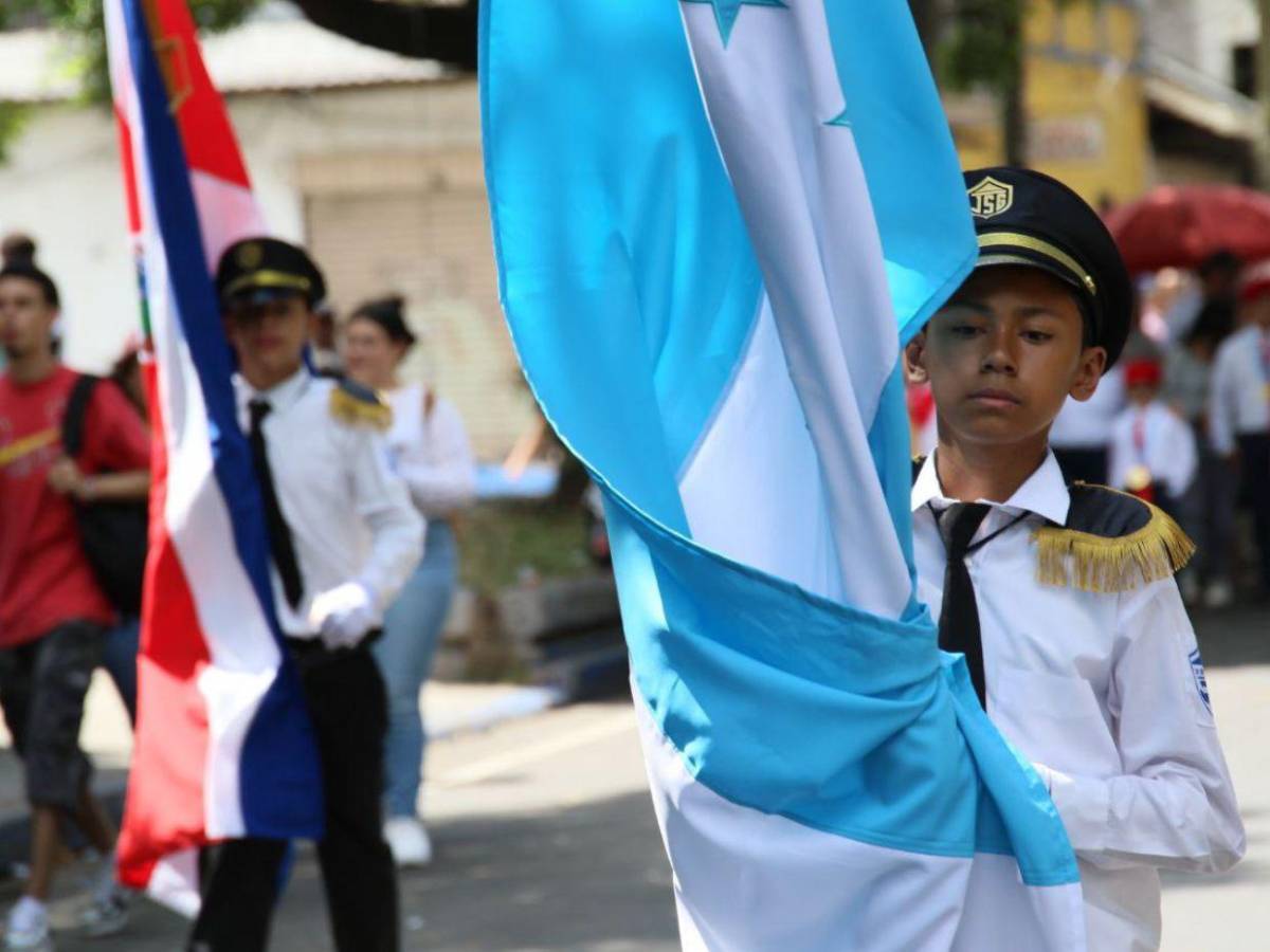 Los alumnos de Comayagüela celebraron la patria con entusiasmo y orgullo nacional
