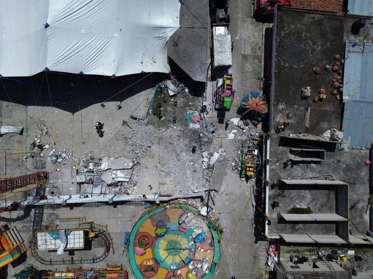 El atrio colapsó sobre las víctimas: explosión de pirotecnia deja 10 muertos en México