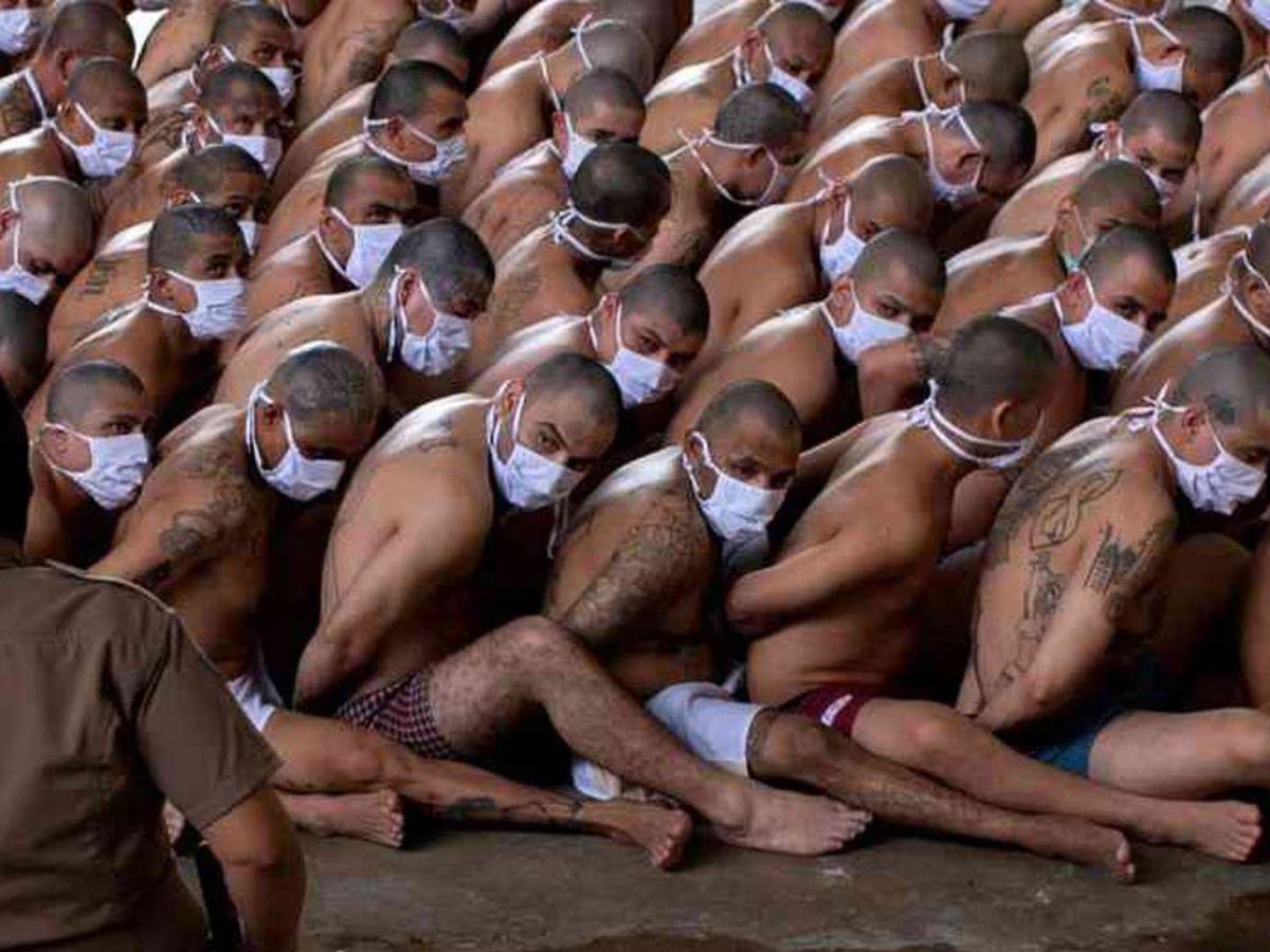 Más de 300 víctimas mortales en prisiones durante régimen de excepción en El Salvador