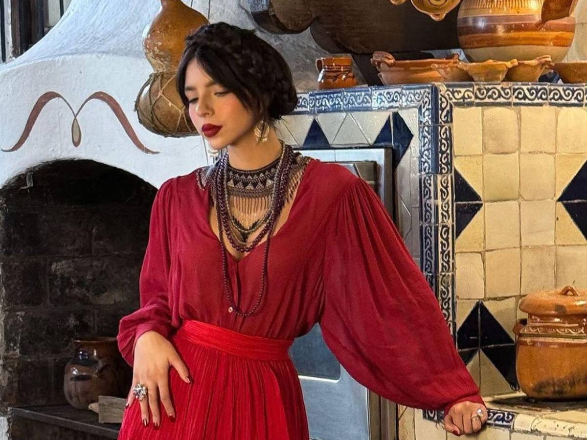 “¿Qué daño puede hacer una niña que tiene el talento y la belleza (...)? Tía de Ángela Aguilar sale en su defensa