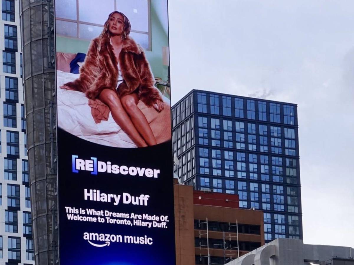 Hilary Duff revive a Lizzie McGuire en el anuncio de su nueva gira mundial