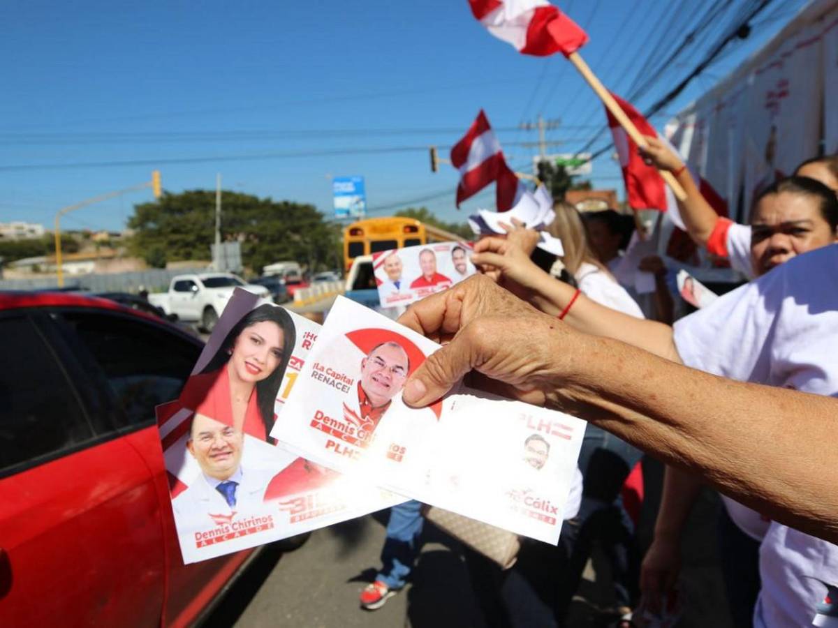 Afiches, banderas y pancartas evidencian inicio de propaganda para elecciones primarias