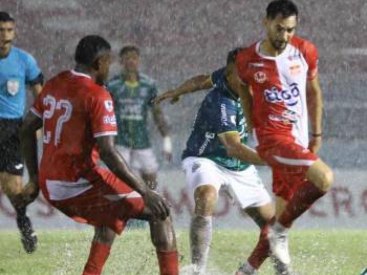 El gol que le anularon al Marathón ante Vida que causó indignación