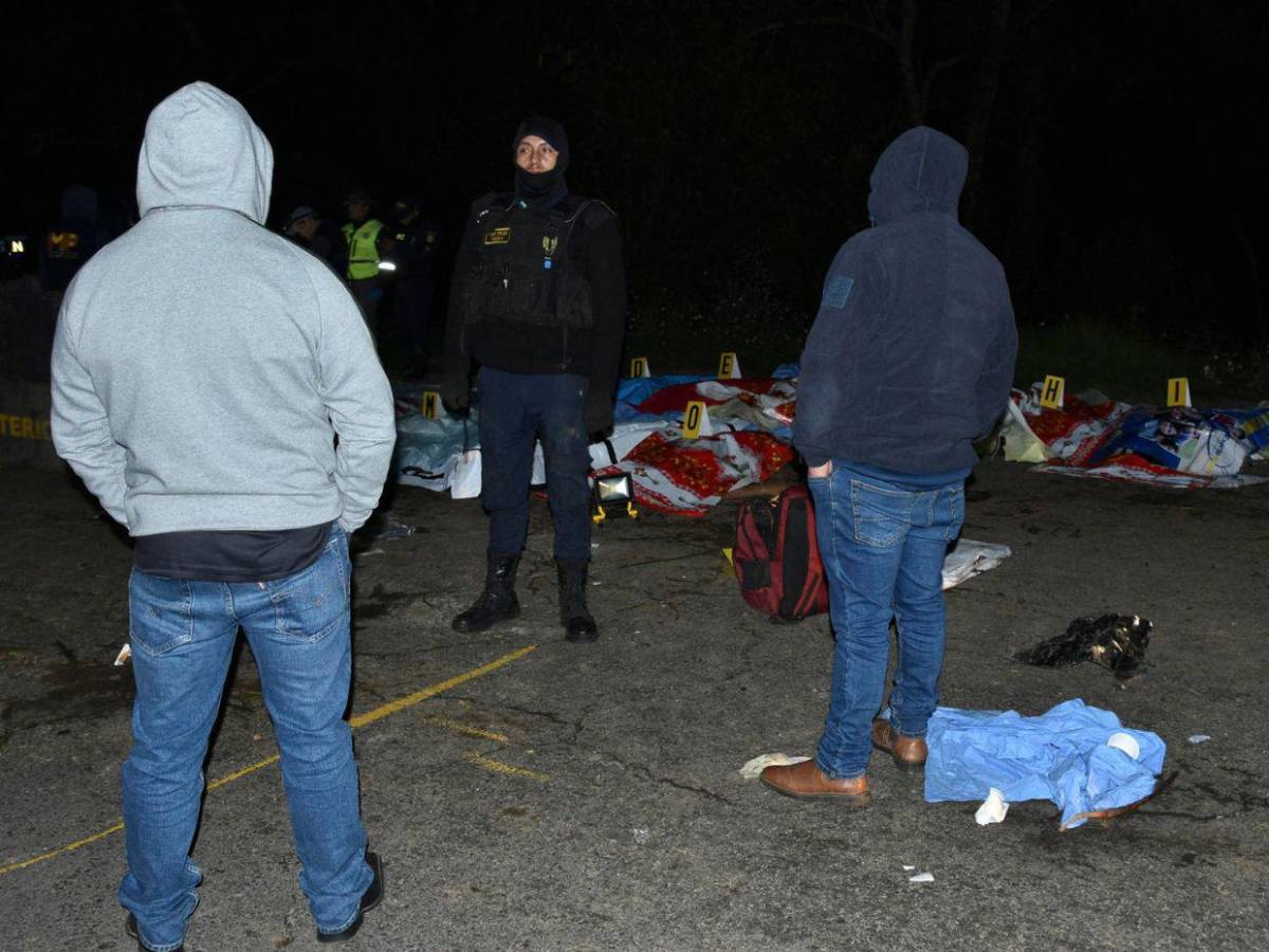 Las imágenes que dejó el fatal accidente de un bus en Guatemala que suma 15 muertes