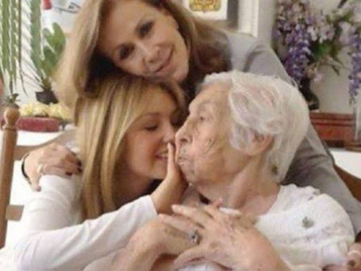 Muere Eva Mange, la abuela de Thalía y Laura Zapata