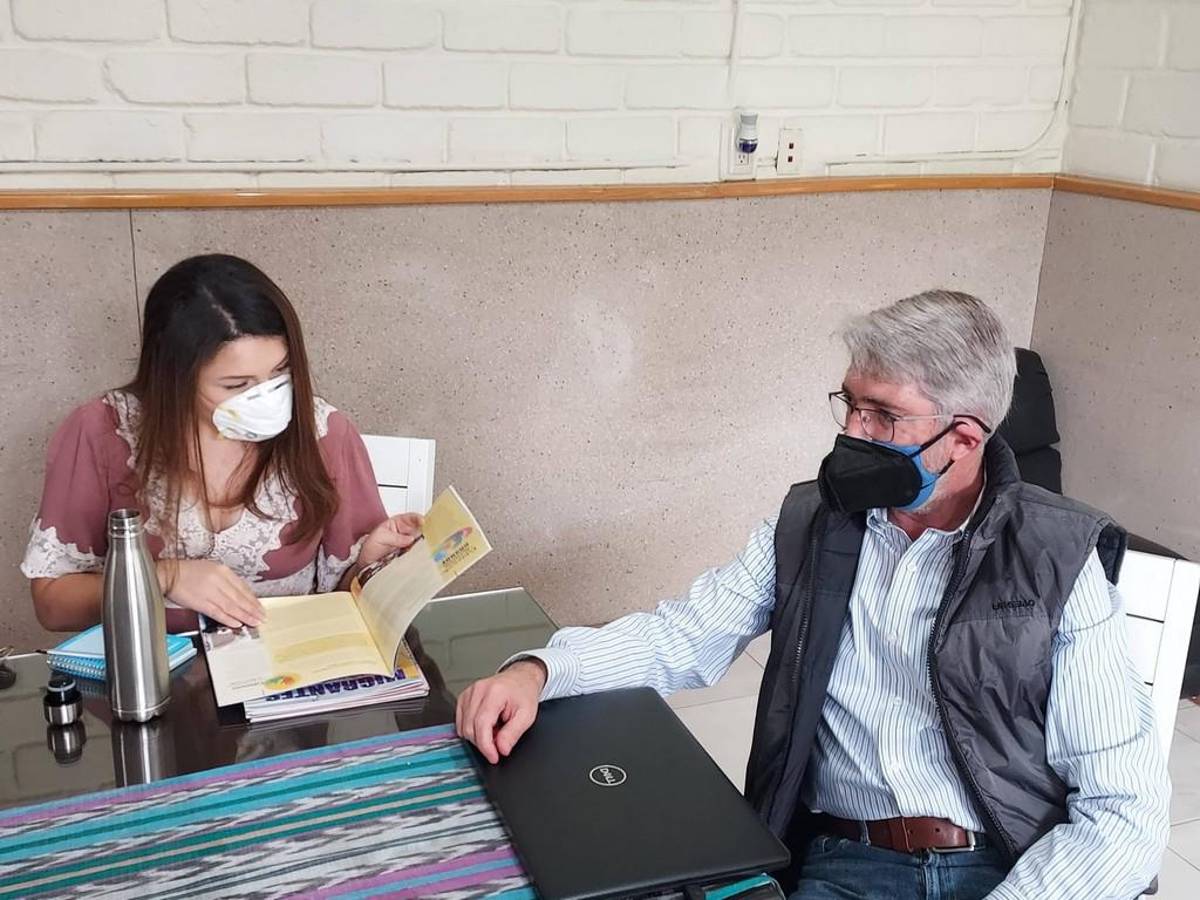 También ha sostenido reuniones con oficiales del gobierno de México, dialogando acerca del sistema educativo para migrantes.