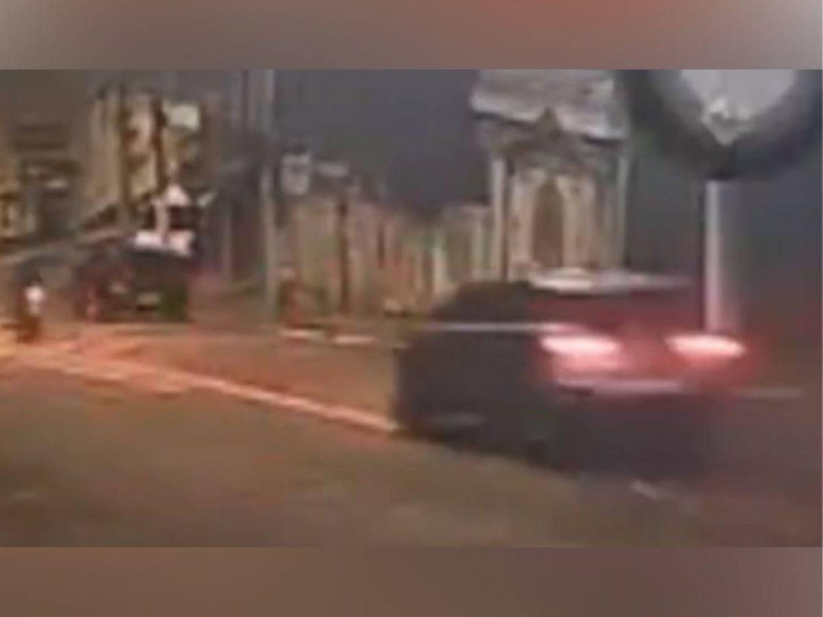 Joven atropella y mata a su prometido y amiga de él por celos en Brasil