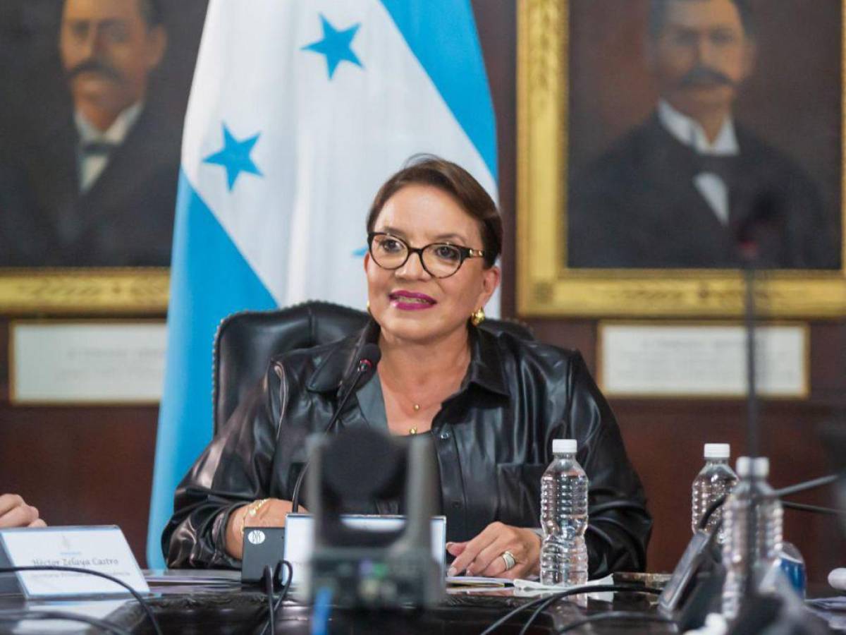 Xiomara Castro se reúne con secretarios de Estado para atender emergencia por lluvias en Honduras