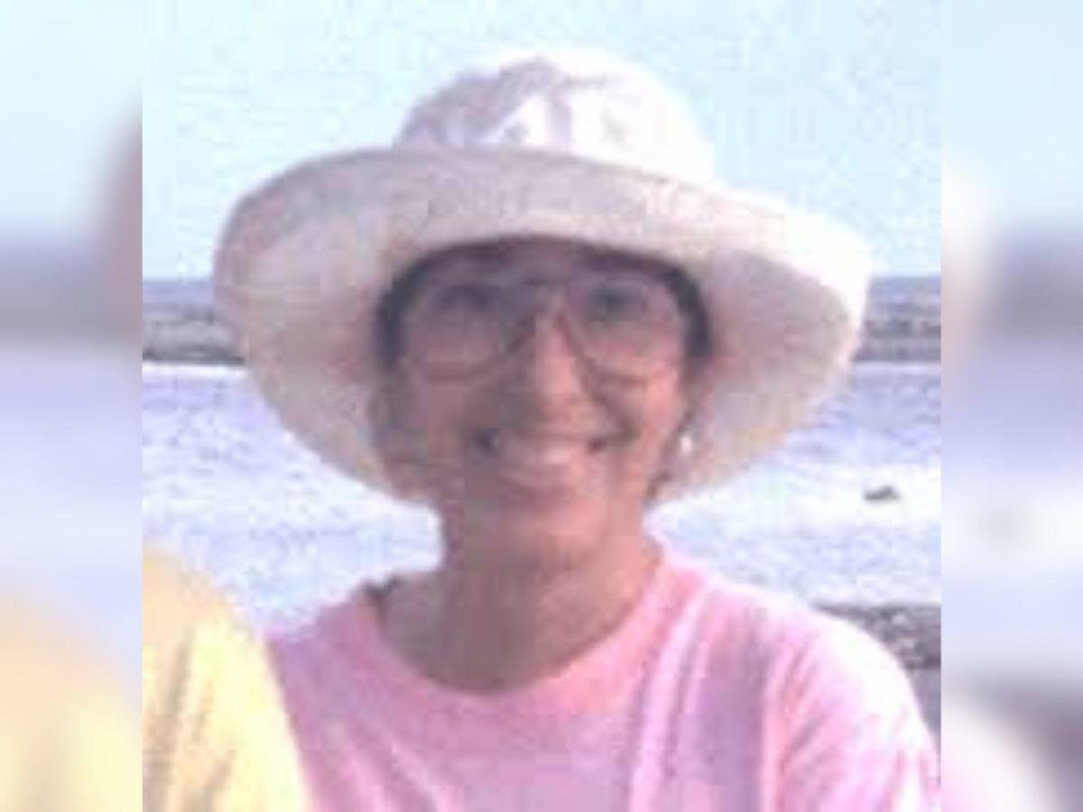 A 30 años de su asesinato, instalan monumento de la ecologista Jeannette Kawas en Tela