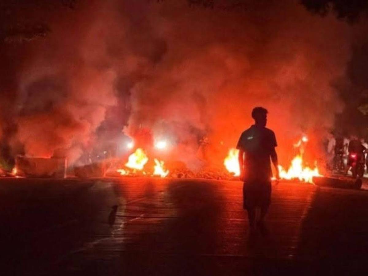 Caos en Cofradía, Cortés: Protestas por combustibles terminan en enfrentamientos y saqueos