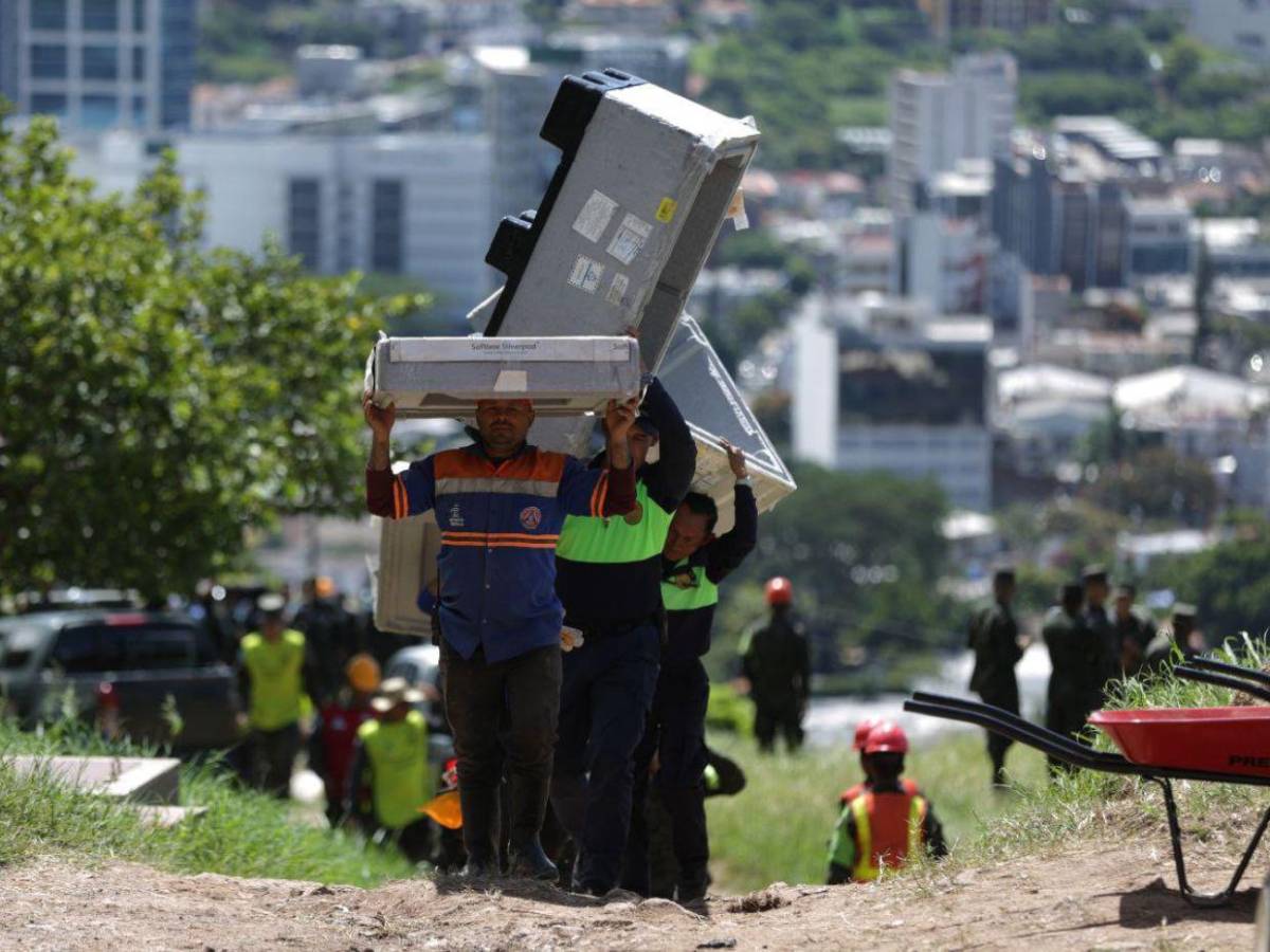 Inician obras de mitigación en zona de derrumbe en la colonia Guillén y El Reparto por Arriba