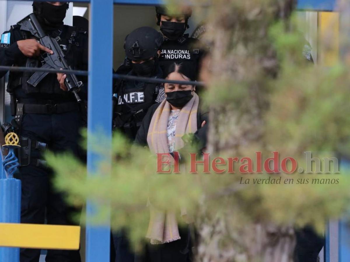 Herlinda Bobadilla, “La Chinda”, es extraditada sin saber paradero de su hijo Juan Carlos