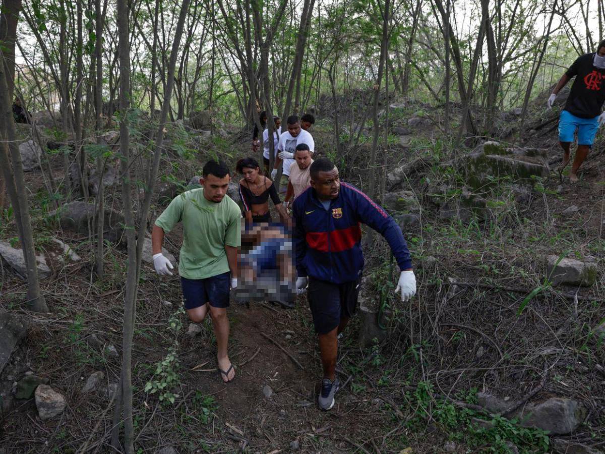 Pasaron la noche rescatando cadáveres en Río de Janeiro: así fue la operación policial más letal de la historia