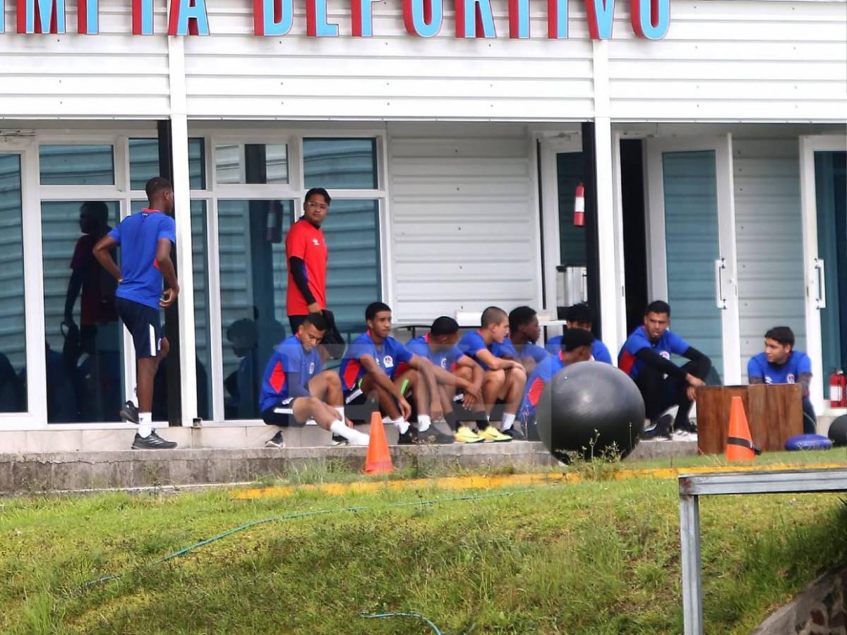 Decisión de Julián Martínez sorprende y otro jugador saldría: Así entrenó Olimpia en el CAR