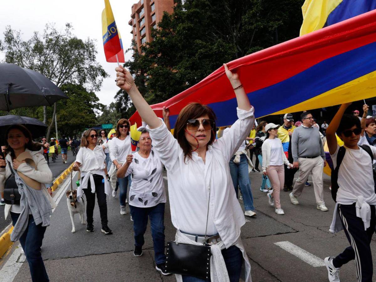 Colombia teme volver a los años más oscuros de violencia tras atentado contra Uribe Turbay