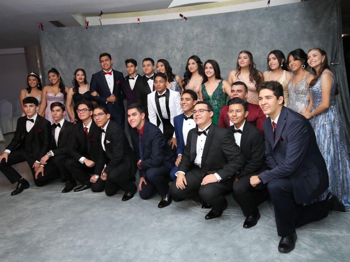 Así lucieron los seniors de Dowal School en su prom night 2022-2023