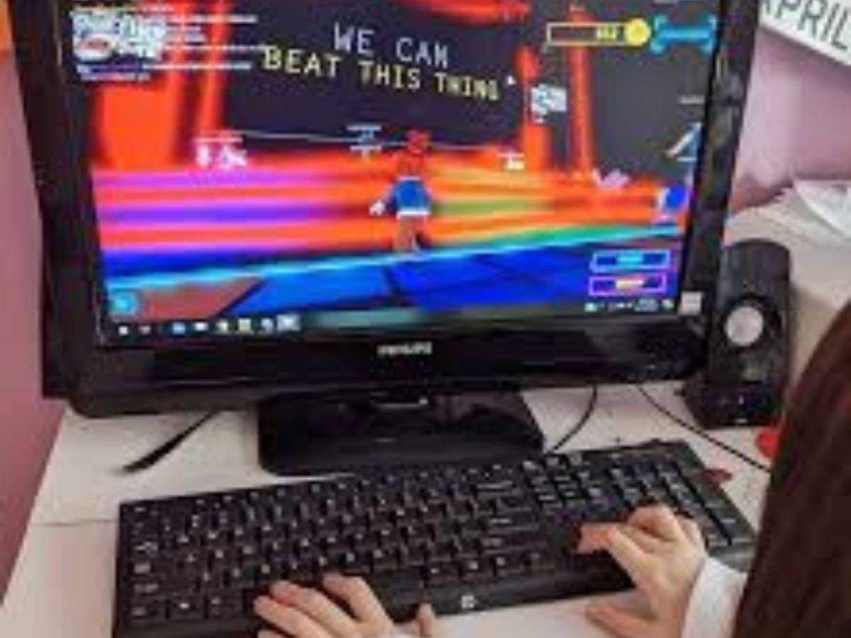 Cae presunto programador de Roblox por delitos sexuales y posesión de muñeca infantil