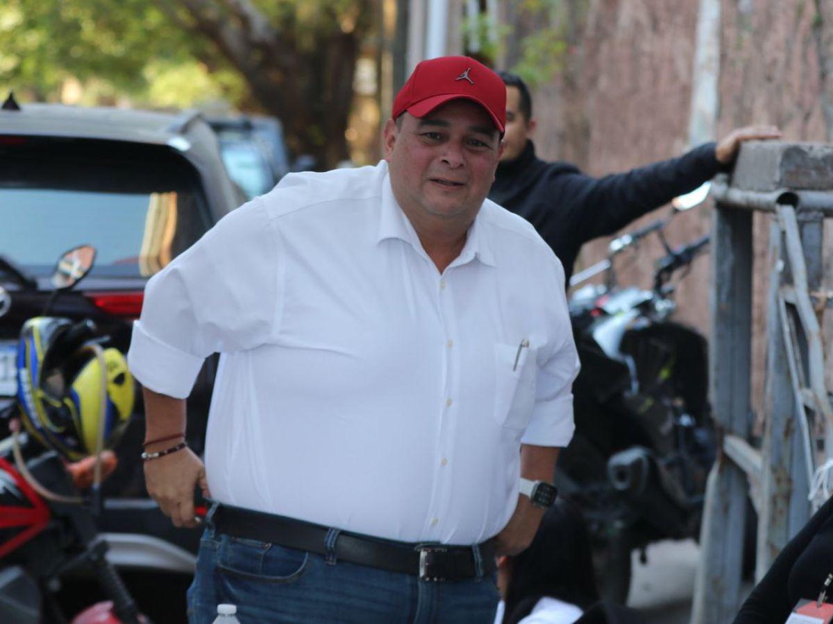 Celebración, enfado e indignación: los rostros de los precandidatos captados en las elecciones 2025