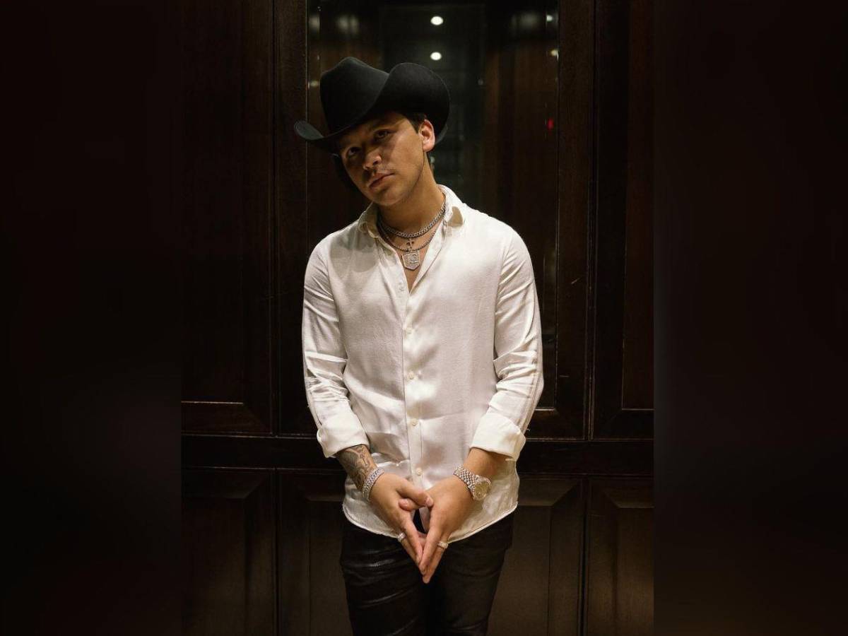 ¿Christian Nodal quiere desaparecer entrevista con Adela Micha? Esto se sabe