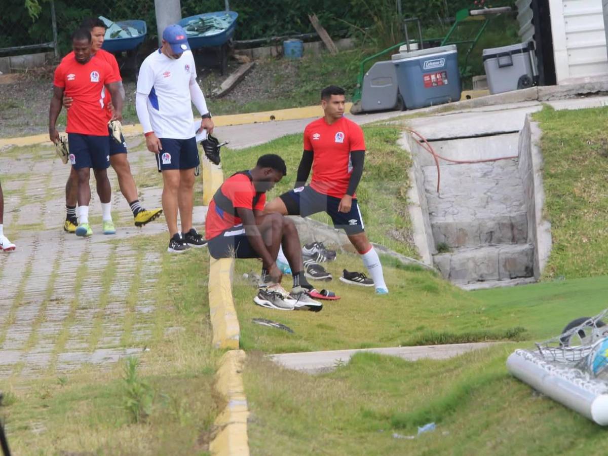 ¿Se va Carlos Pineda? Las sorpresas que dejó el entreno de Olimpia previo a jugar ante UPNFM