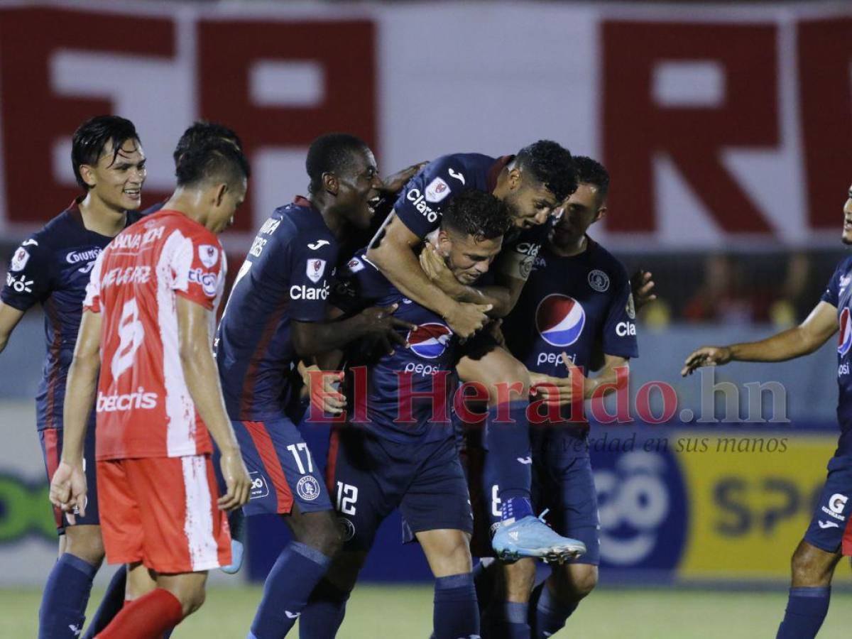 Motagua golea 3-0 al Vida en La Ceiba y tiene pie y medio en semifinales
