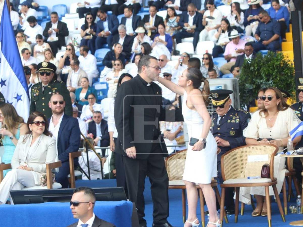 Así lucieron el alcalde de Tegucigalpa y su esposa durante los desfiles patrios 2026