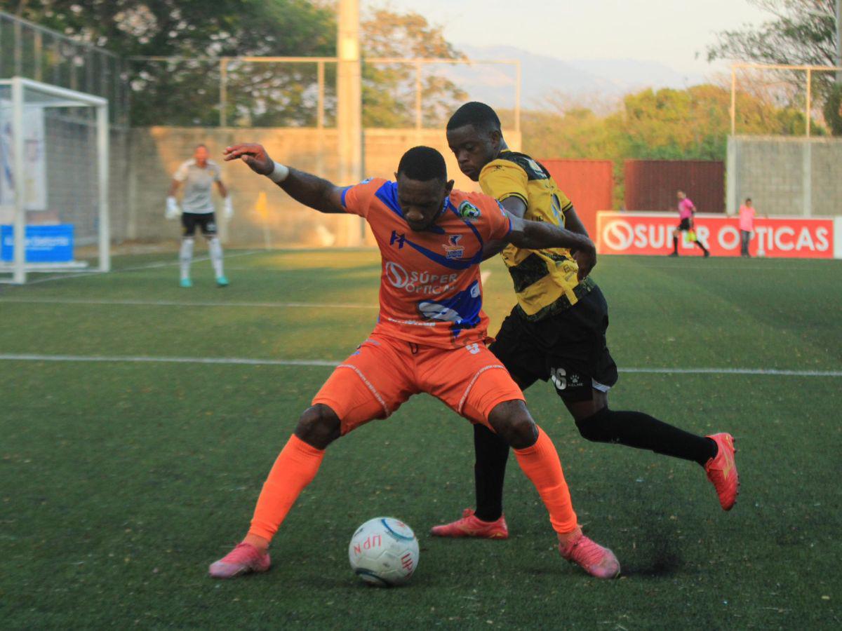 Lobos UPNFM y Real España empatan 1-1 en un frenético cierre