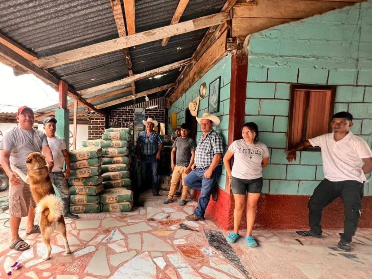 Luego que joven le rechazara L20 mil, Isis Cuéllar ahora entrega L100 mil en Copán