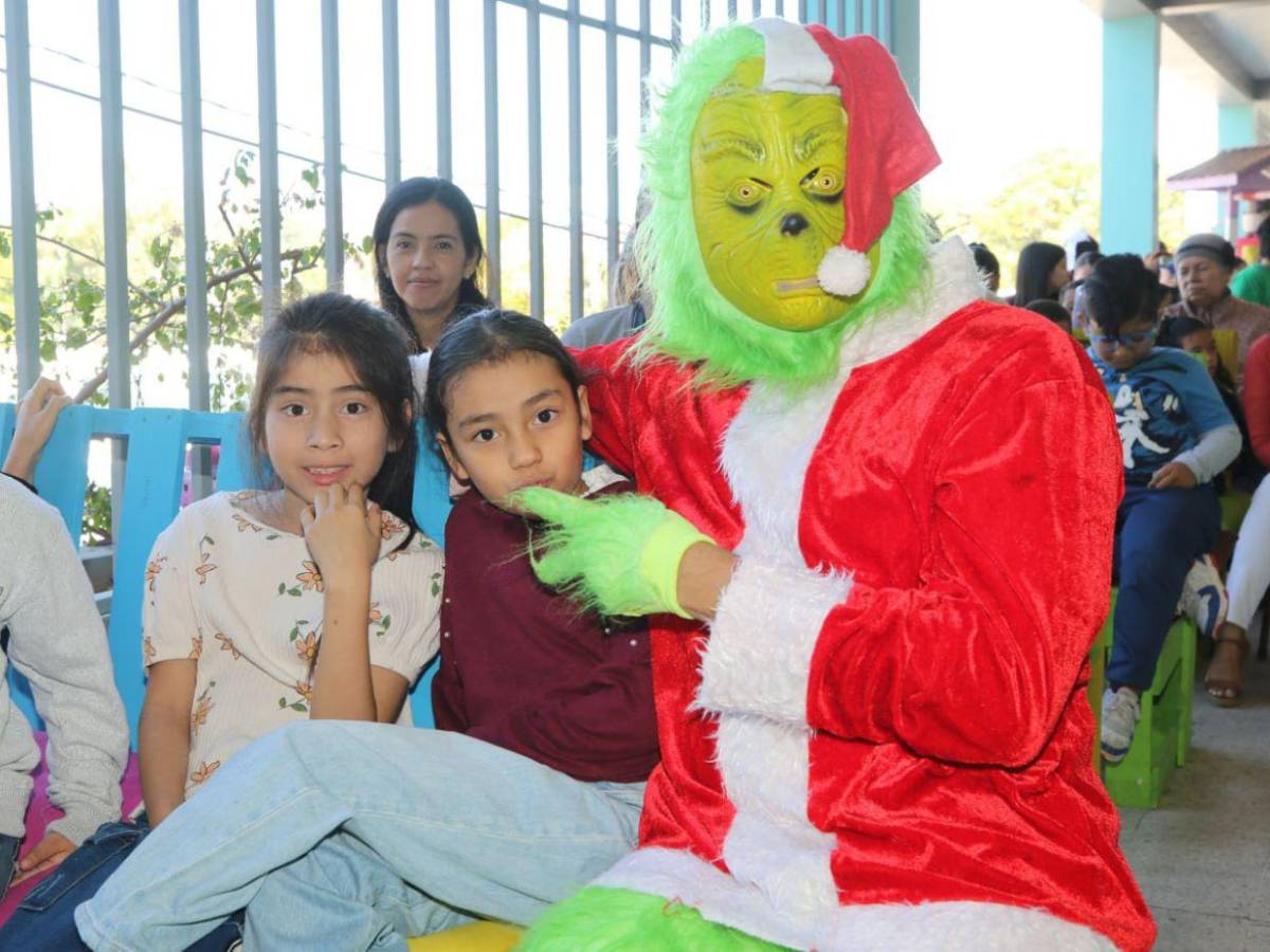 Niños llenan de ilusión Correos de Honduras con las tradicionales Cartas a Santa