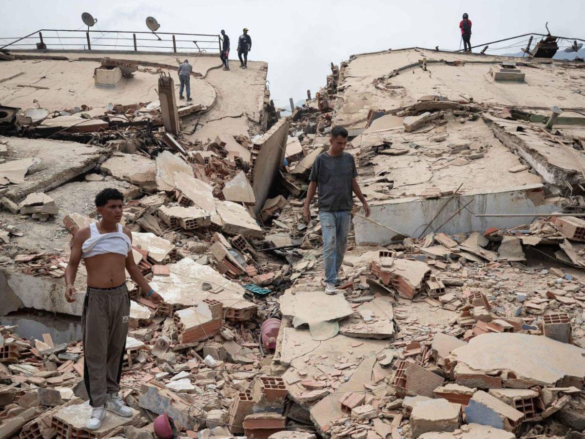 Foto de la NASA: Unos 59 mil  edificios afectados por el seísmo, según primera evaluación