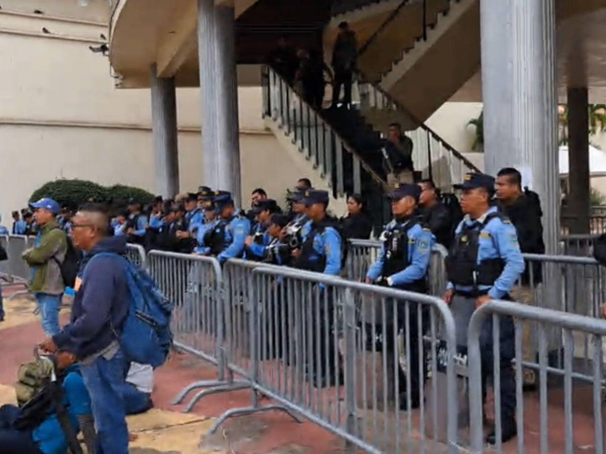 Bajo resguardo policial el Congreso Nacional ante autoconvocatoria de la oposición