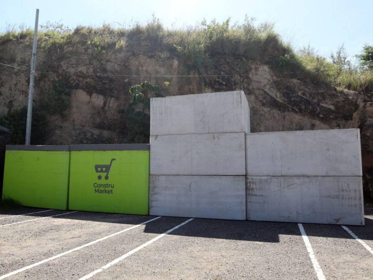 Desolada y sin avances: así luce la abandonada terminal de buses de Perisur