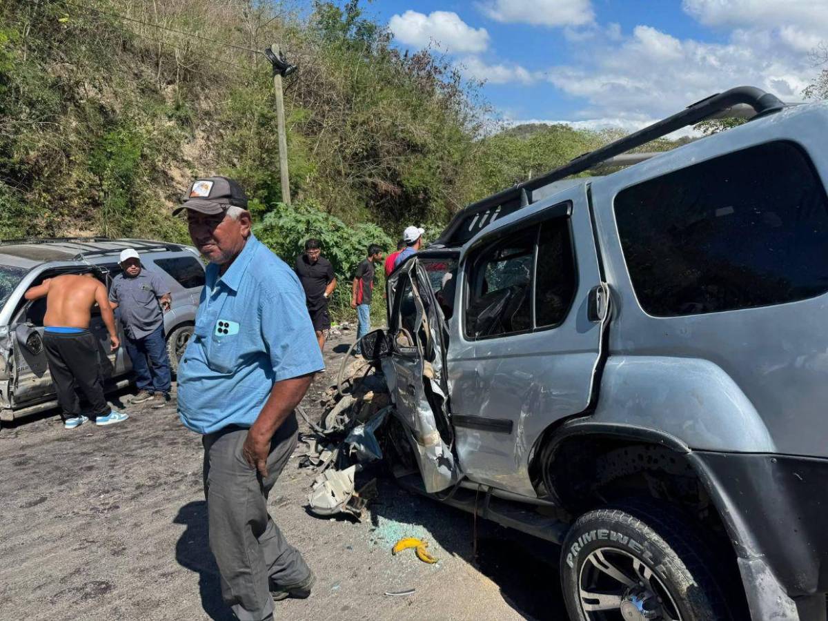Murió uno de los conductores: imágenes del fatal accidente en Quimistán, Santa Bárbara