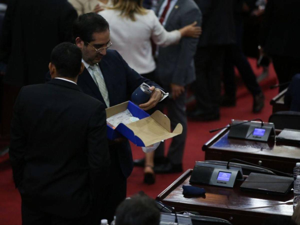 Diputados de Libre protestan previo a sesión para conocer denuncias de juicio político