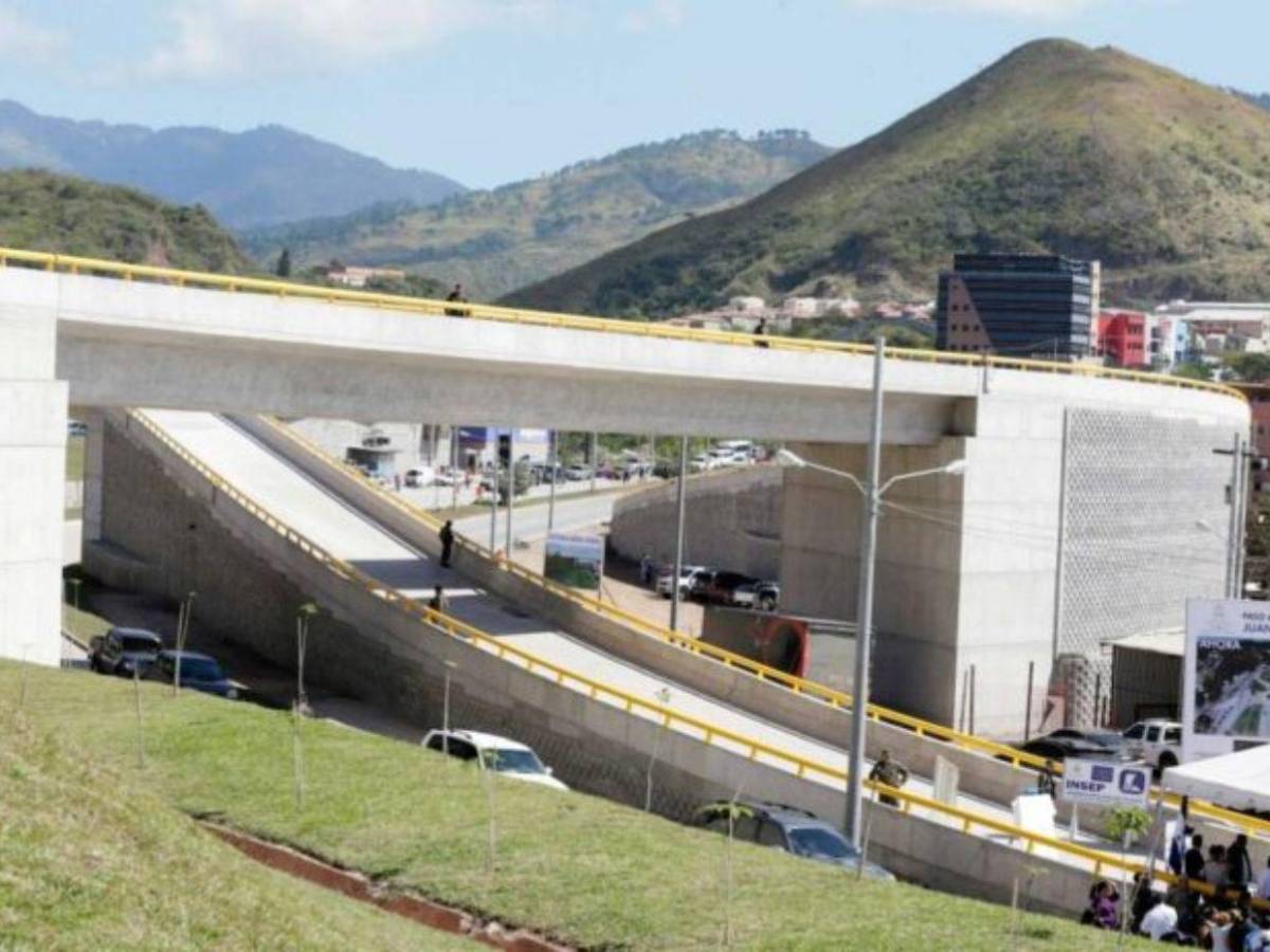 Millones invertidos y pocos años de uso: datos del puente que colapsó en la colonia 21 de Octubre