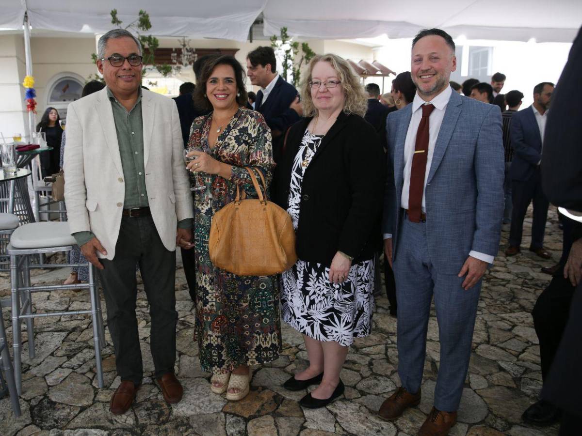 Embajada de Ecuador conmemora 216 años de independencia de su país