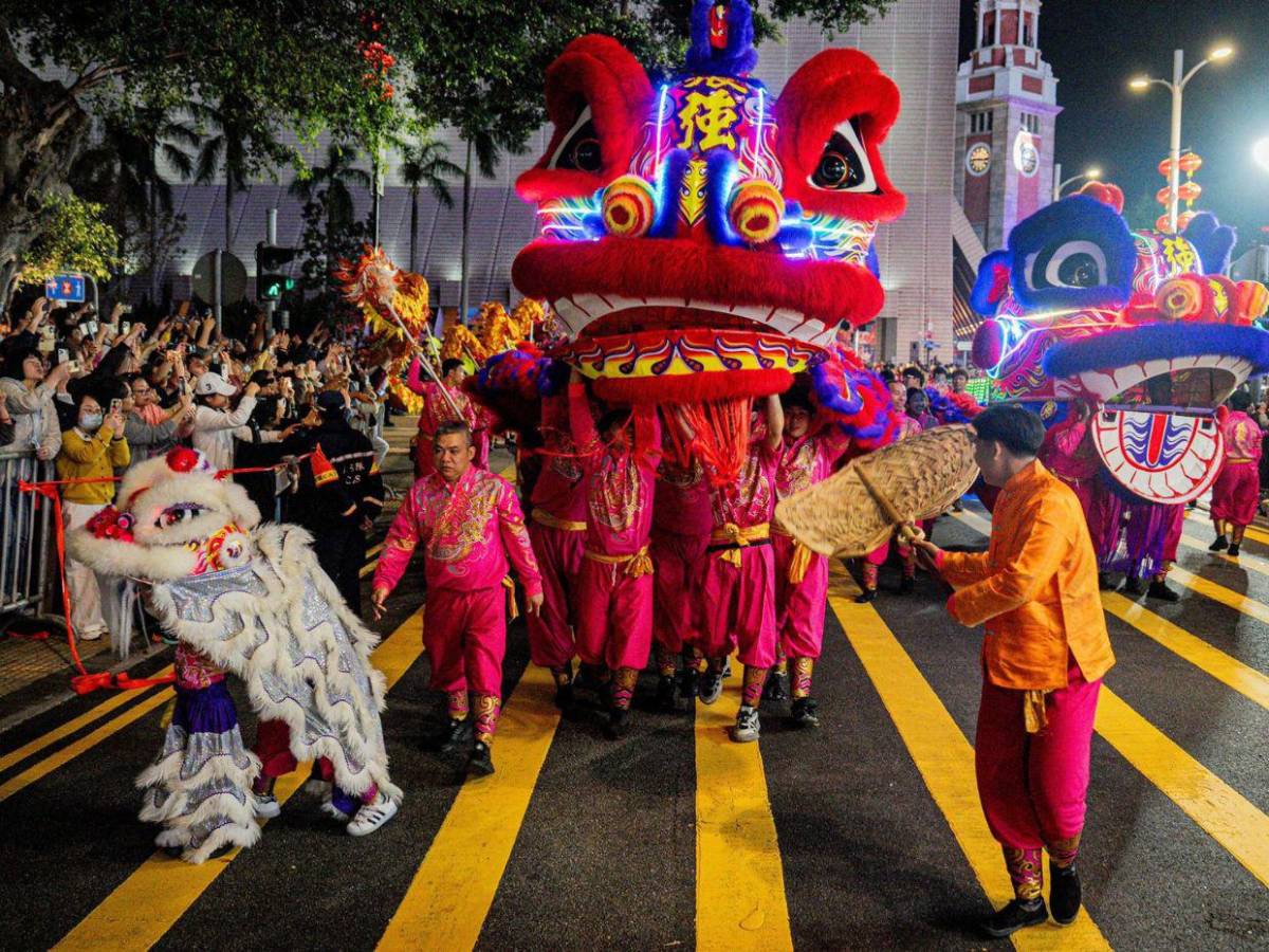 Con desfiles y música, así se celebra el Año Nuevo chino