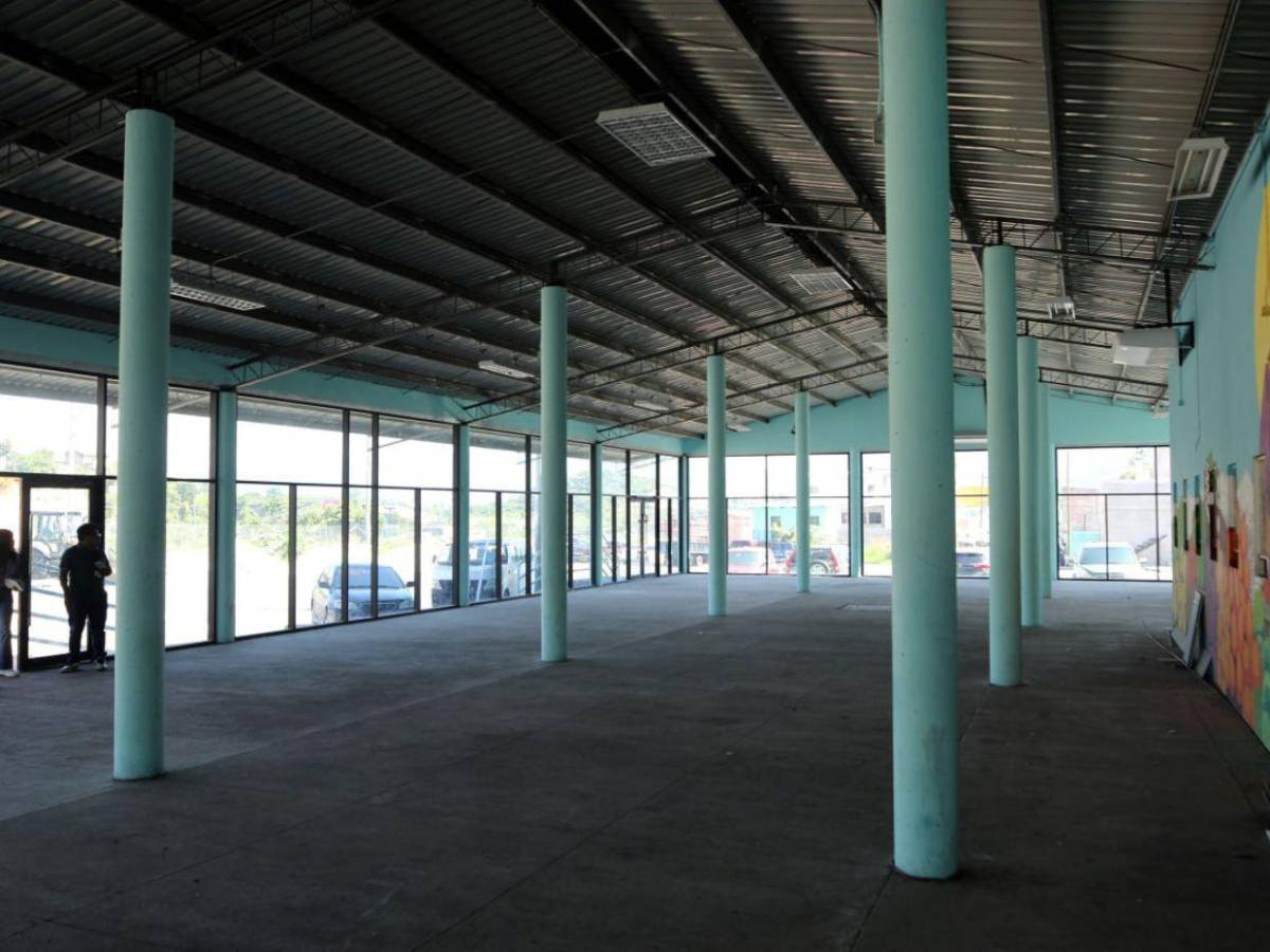 Desolada y sin avances: así luce la abandonada terminal de buses de Perisur