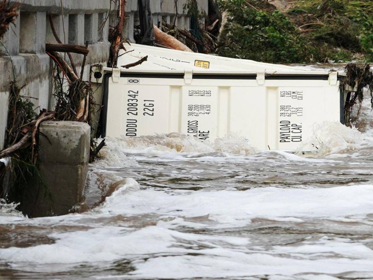Nuevas inundaciones golpean Texas: un muerto y más de 70 rescates de emergencia