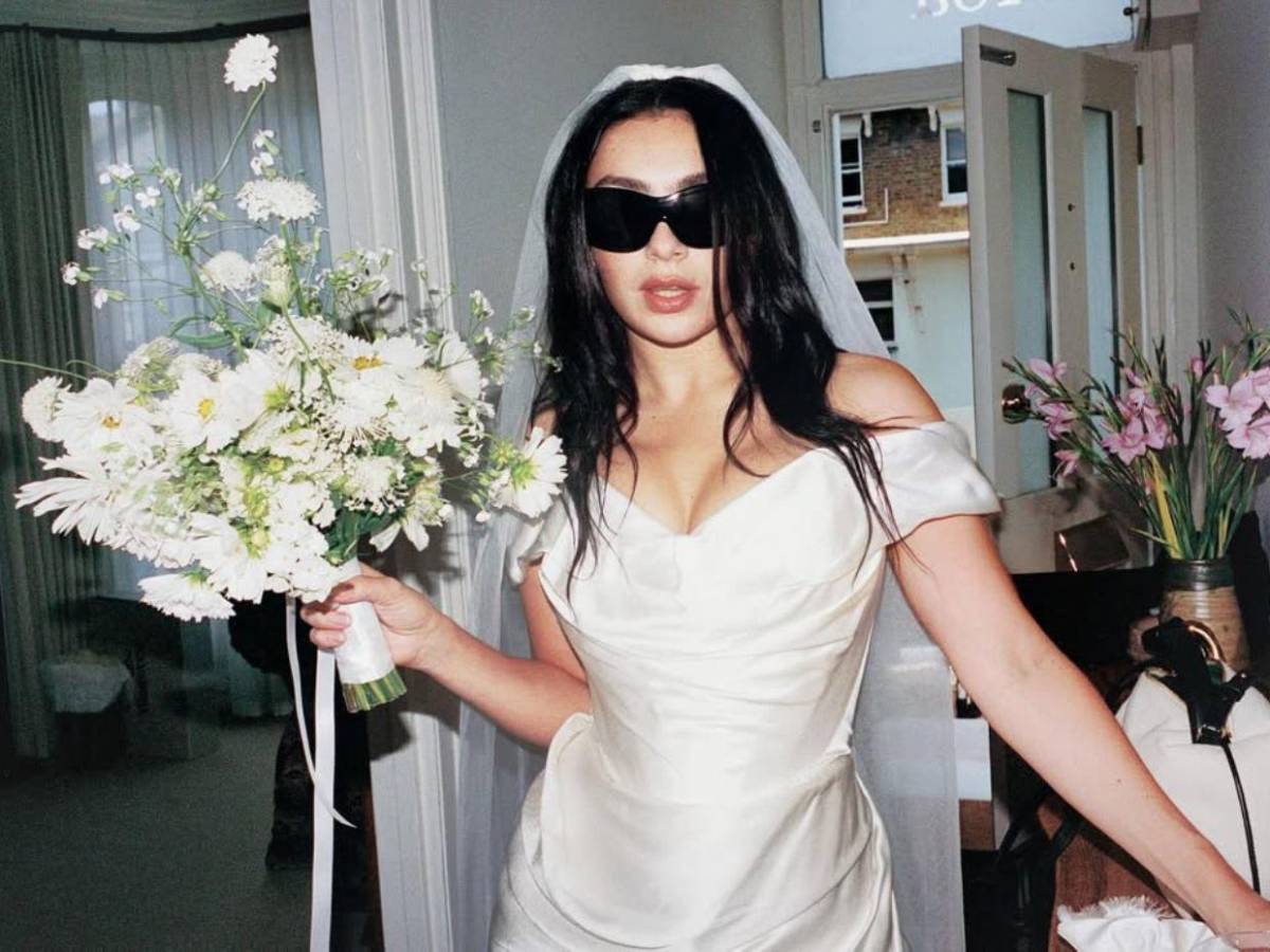 Charli XCX y George Daniel celebran una segunda boda en Italia con una fiesta sin restricciones