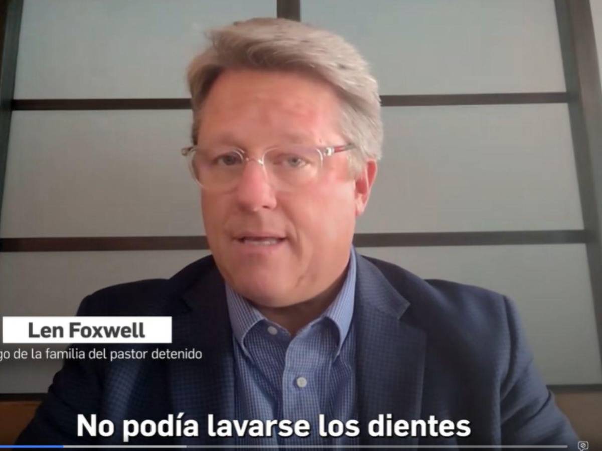 Durmiendo en una banca y sin productos de higiene: denuncian maltrato hacia pastor Daniel Fuentes
