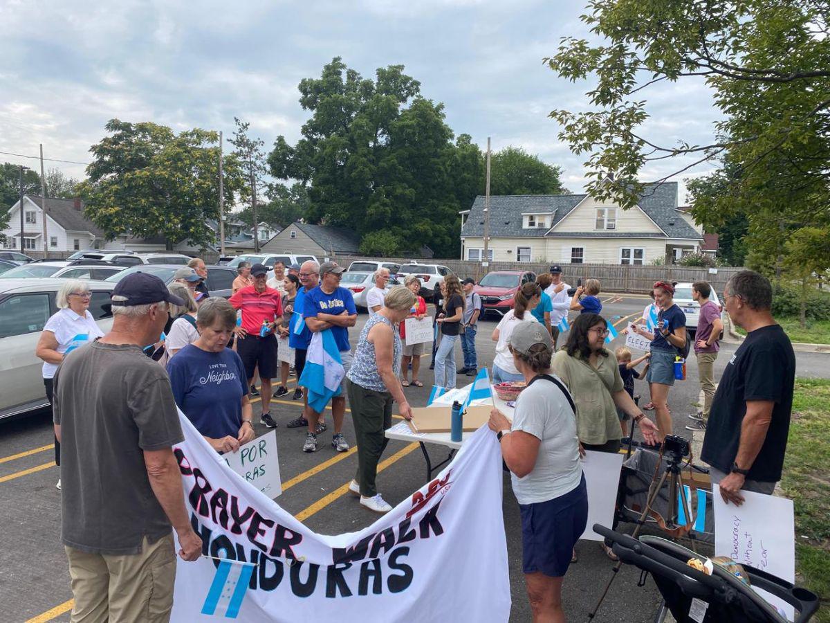 Caminata convocada por iglesias trasciende fronteras: hondureños en EE UU participan