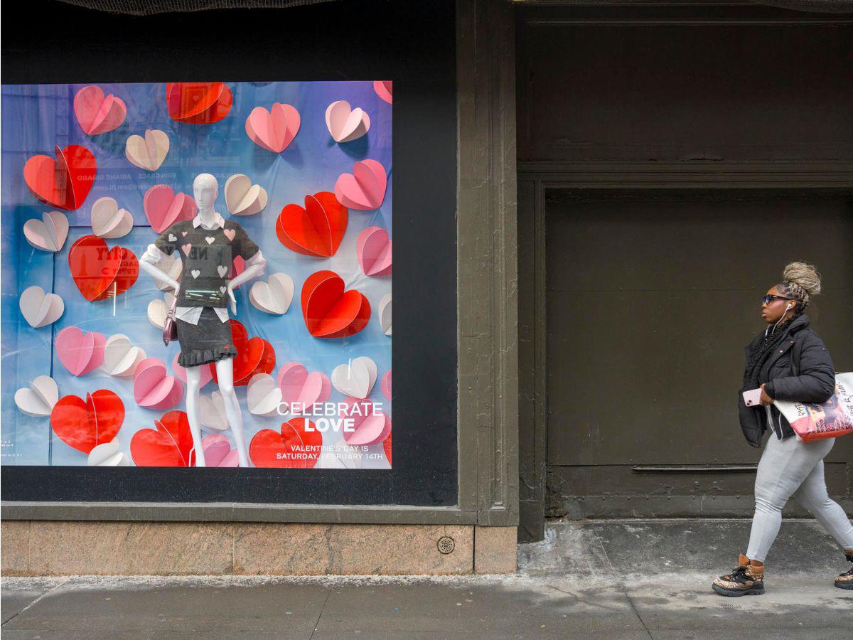 Menos parejas y más amor propio: San Valentín se reinventa en EE UU