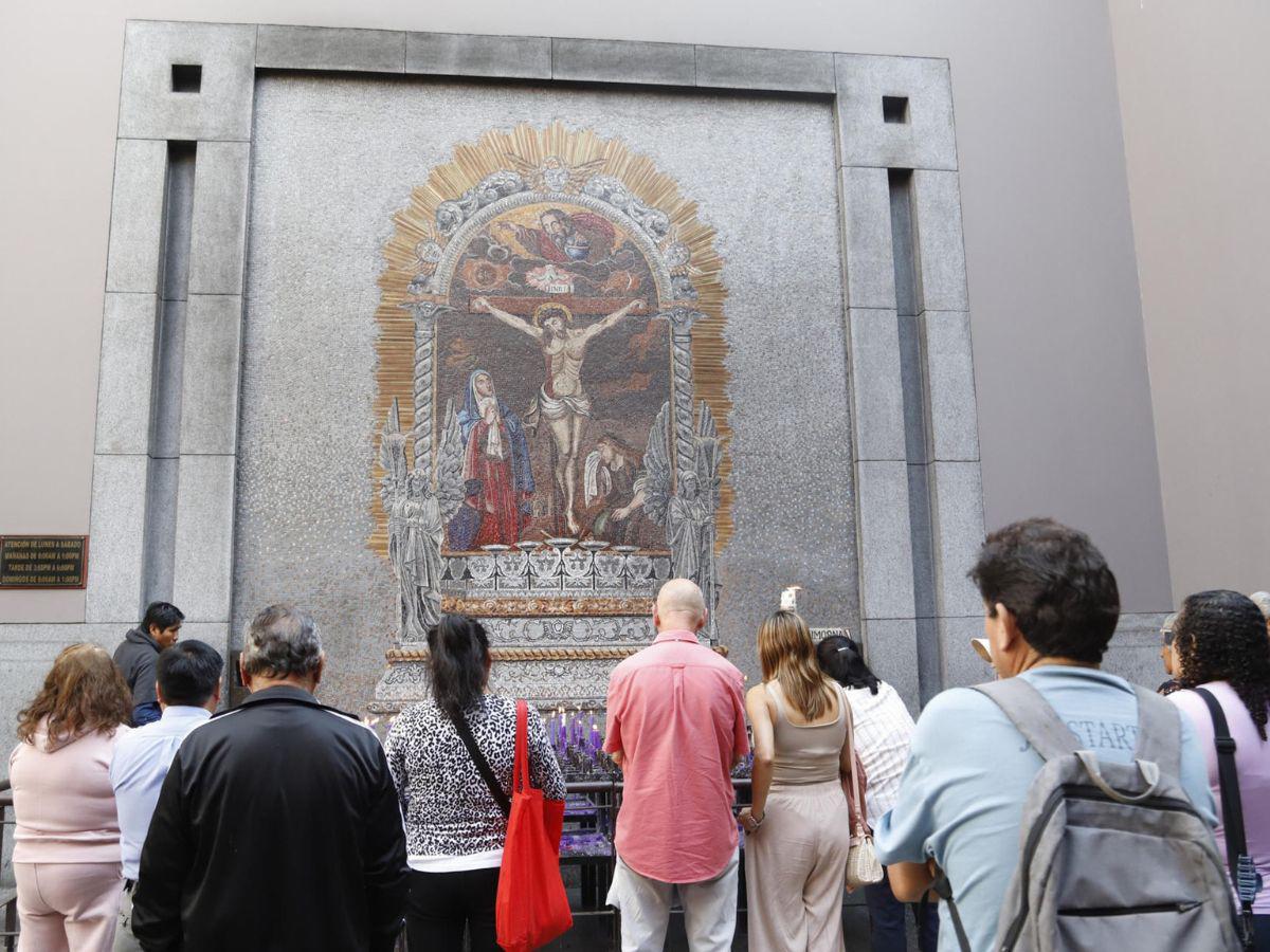 Una alegría indescriptible: Así celebra Perú la elección del nuevo Papa León XIV