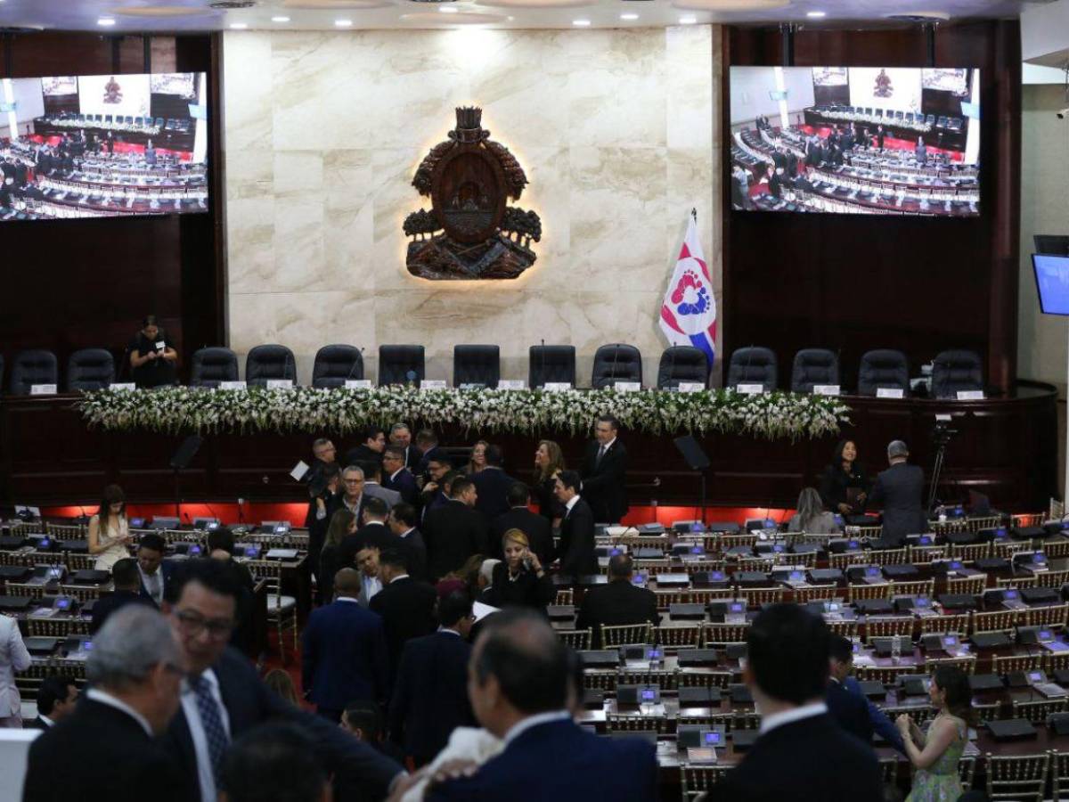 Con puntualidad y ambiente tranquilo se instaló la primera legislatura del Congreso