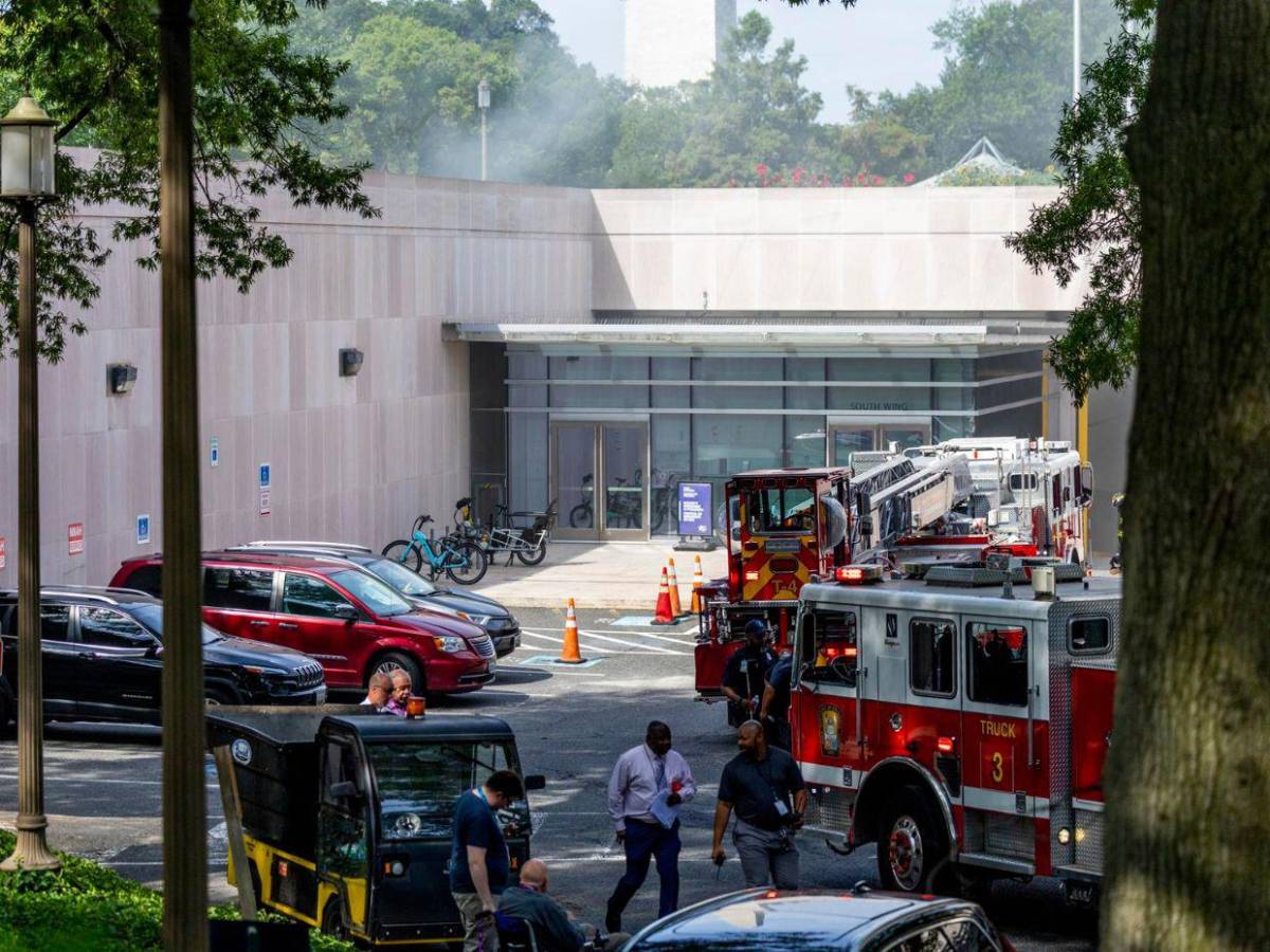 Se registra incendio de batería en el Museo Nacional de Historia Estadounidense
