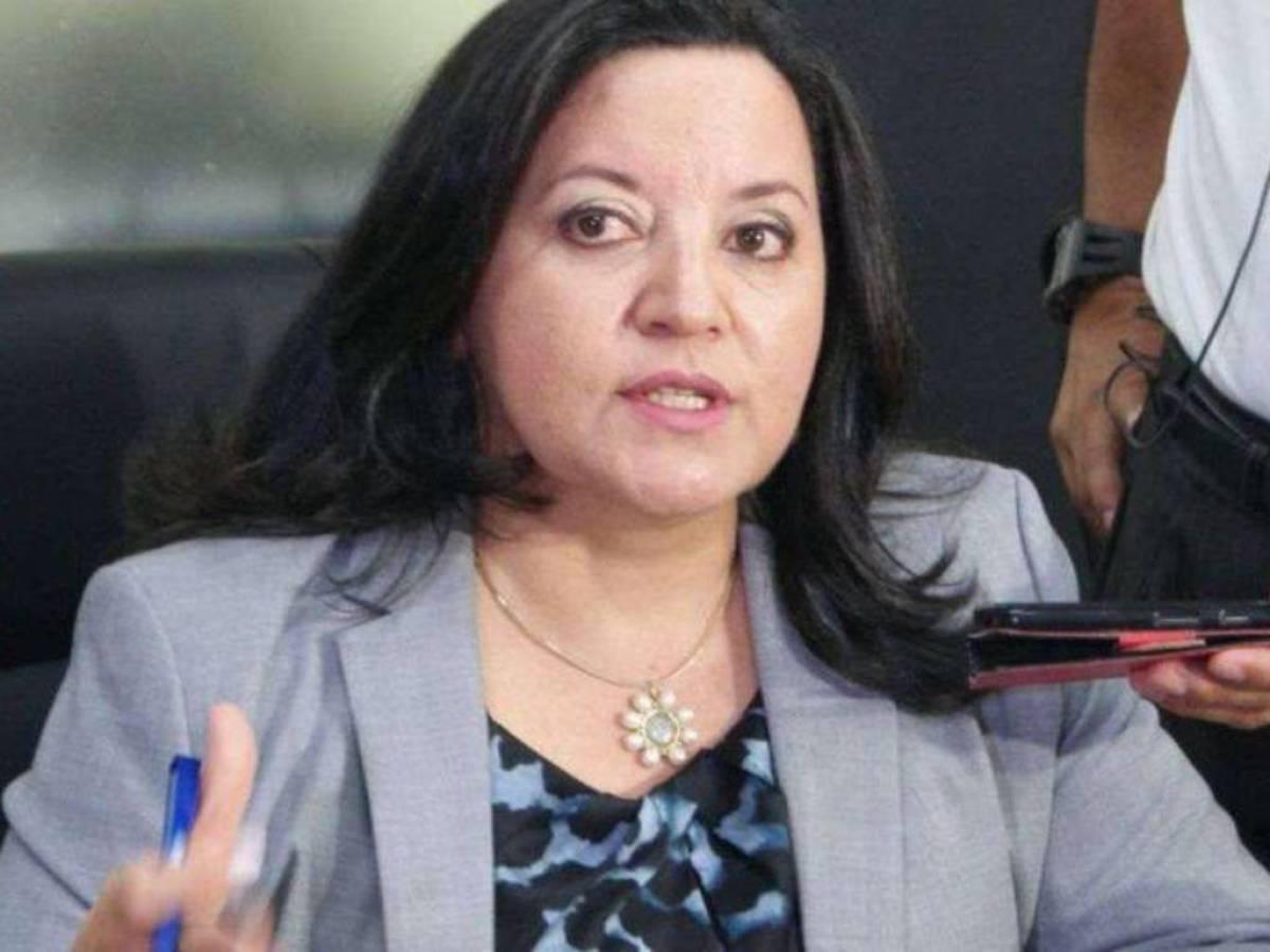 En libertad se defenderá exministra de Salud, Yolany Batres acusada de millonario fraude en la compra de software