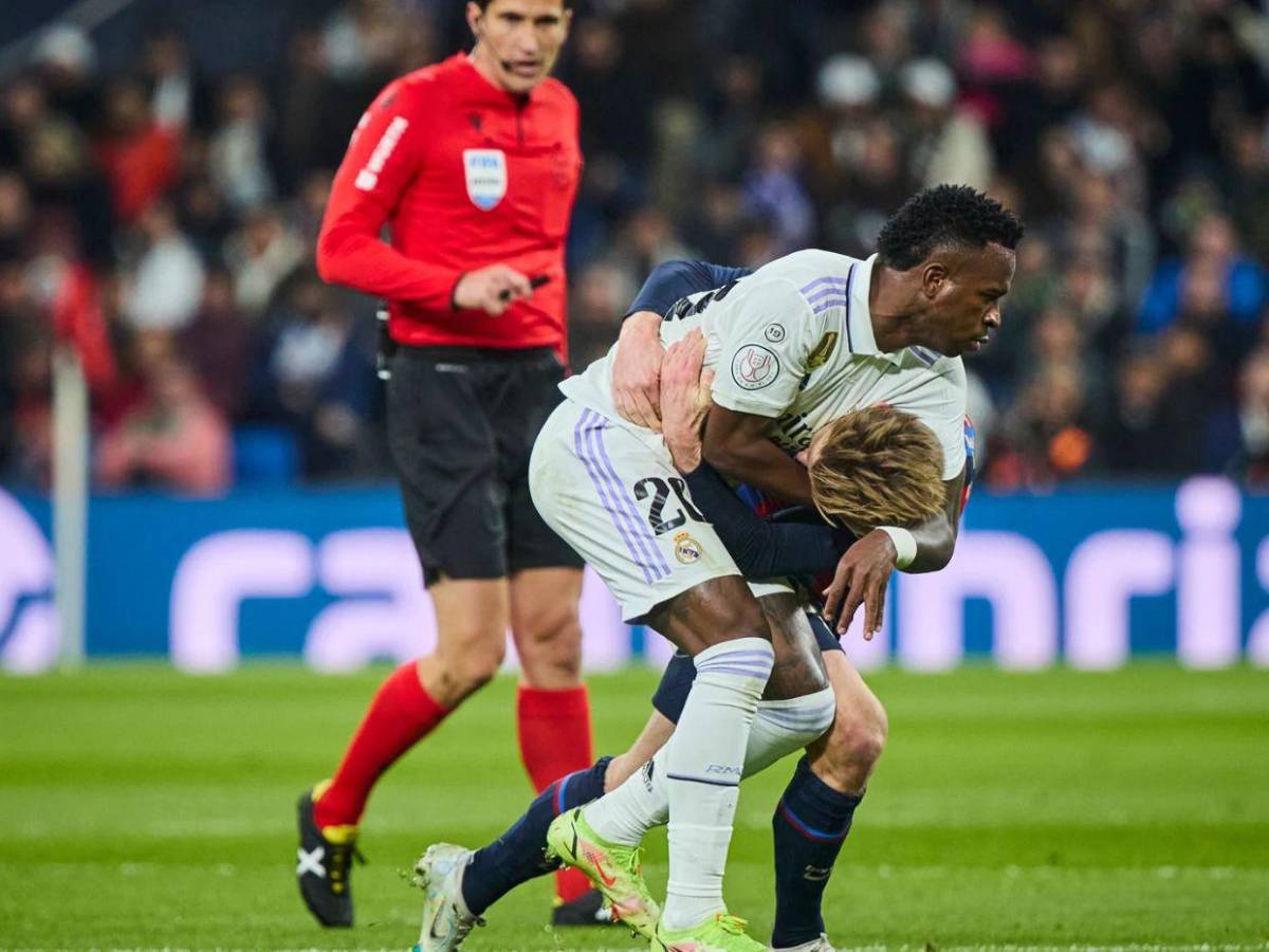 “Tiene que ser más respetuoso”: el consejo de un exjugador del Real Madrid hacia Vinicius