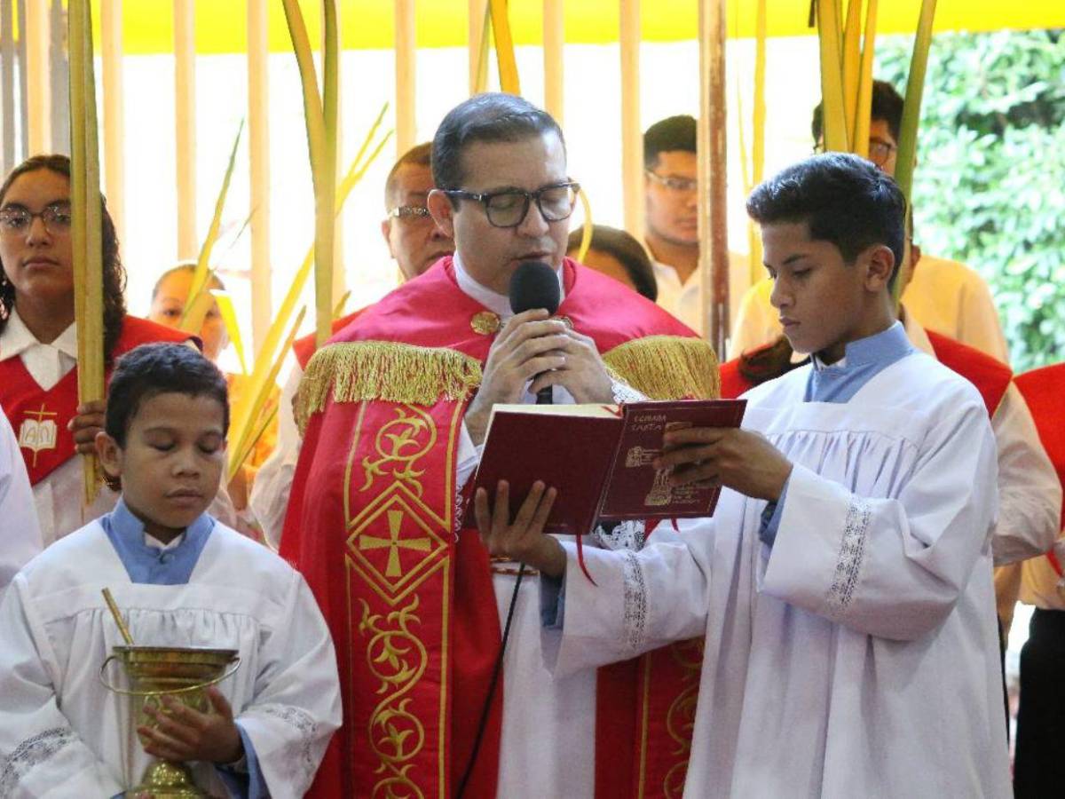 Con palmas, fe, curas expulsados y prohibiciones del régimen de Ortega, Nicaragua inicia Semana Santa Con palmas, fe, curas expulsados y prohibiciones del régimen de Ortega, Nicaragua inicia Semana Santa
